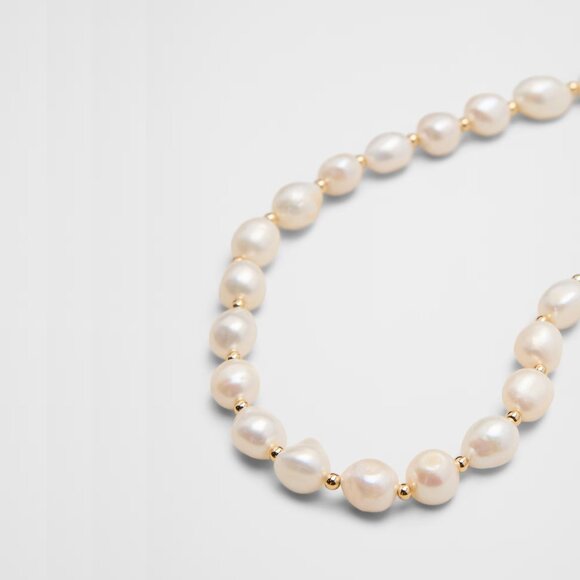 Banana Republic Pearl Necklace - Picture 3 of 7